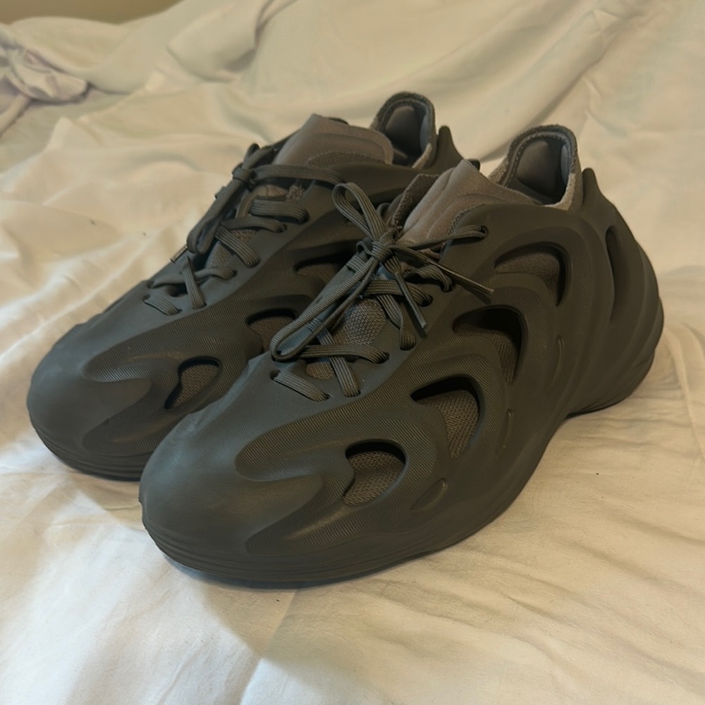 Adidas AdiFOM Q Grey /Black Carbon 8M